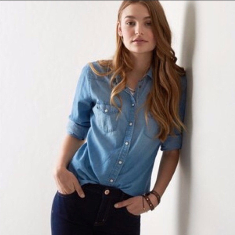 American Eagle light blue chambray